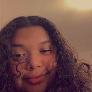 Meet your Posher, Ava